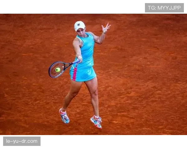 阿什莉·巴蒂短暂退役后重返赛场，展现坚韧体育精神