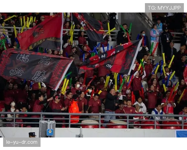 中超新赛季揭幕战点燃球迷热情，精彩对决引爆绿茵场