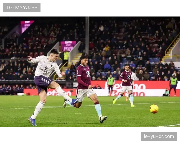 卡里克执掌英超战舰，率队踏上复苏之路，表现引人关注